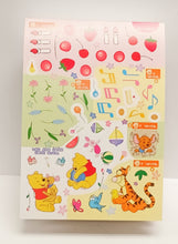 將圖片載入圖庫檢視器 5501-105  Winnie the Pooh 維尼熊  遊戲貼紙本 P5
