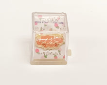 將圖片載入圖庫檢視器 AC-005  Kogepan 烤焦麵包  襟章 Badge P6