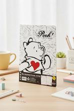 將圖片載入圖庫檢視器 DPIC-B565  Winnie the Pooh 維尼熊 30頁 26孔活頁內紙-月計劃
